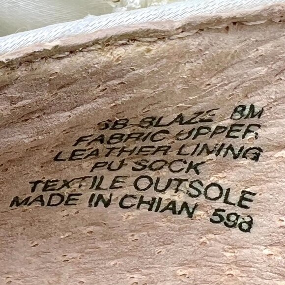 Betsey Johnson Womens Size 8 Blaze White Ivory Jeweled Bow Heels Pumps Shoes - Picture 15 of 15